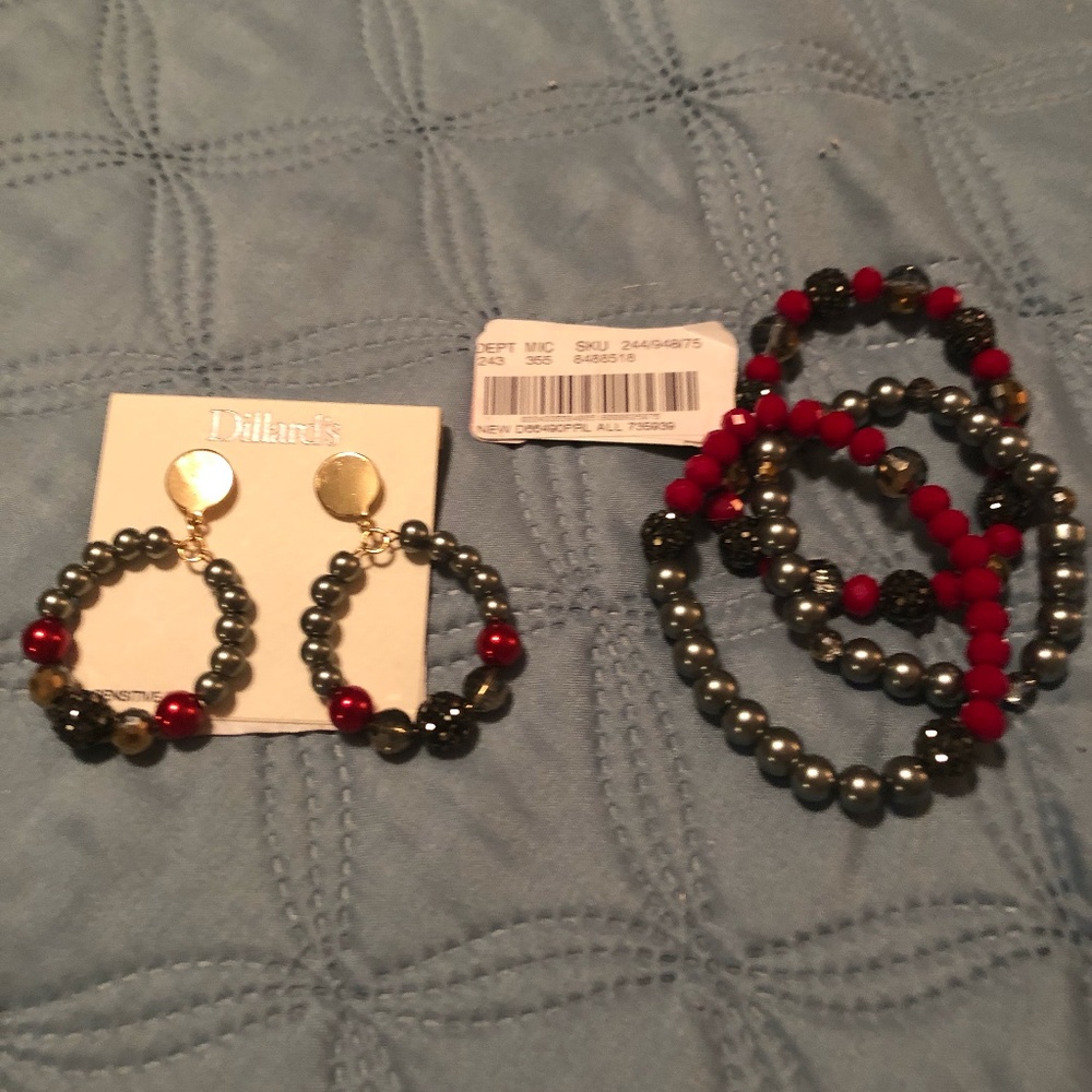 Earrings with multi-bracelet set